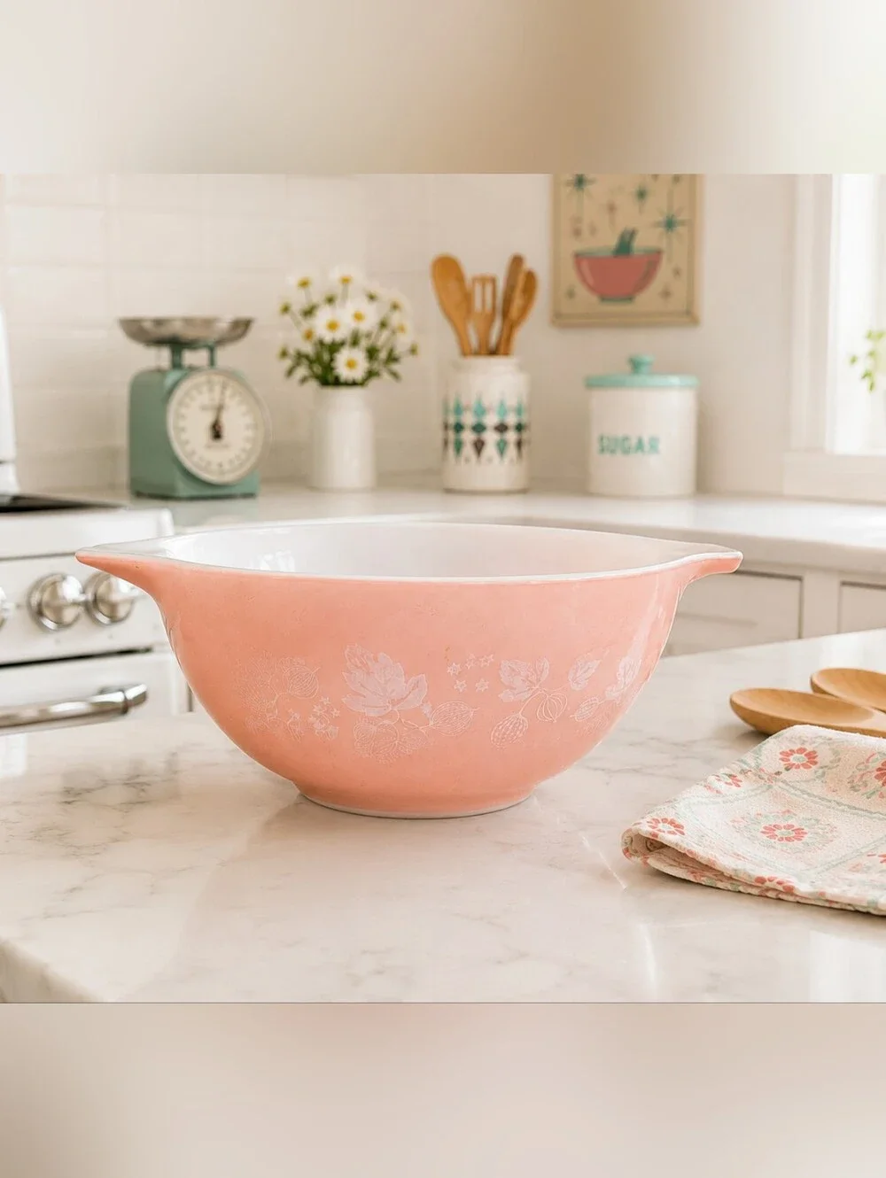 PYREX Vintage 1950s 442 1.5 Qt Gooseberry Cinderella Mixing Bowl in Pink